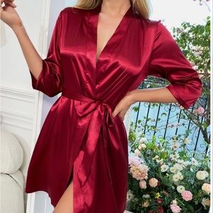 Kathy Ireland sleepwear robe color red size small